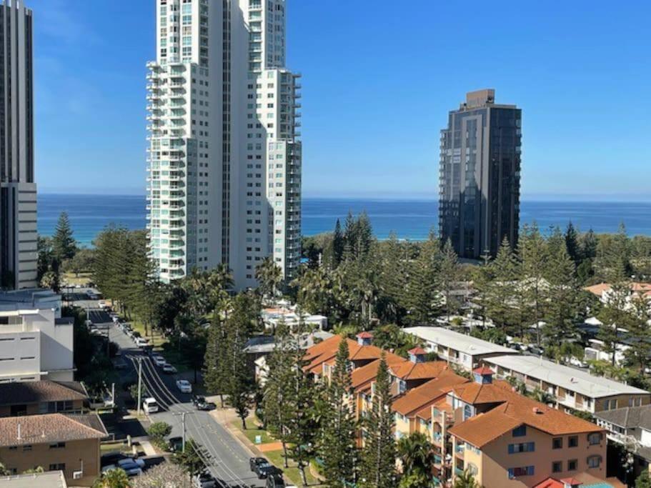 Broadbeach Apartment Level 10 With Beach Views غولد كوست المظهر الخارجي الصورة