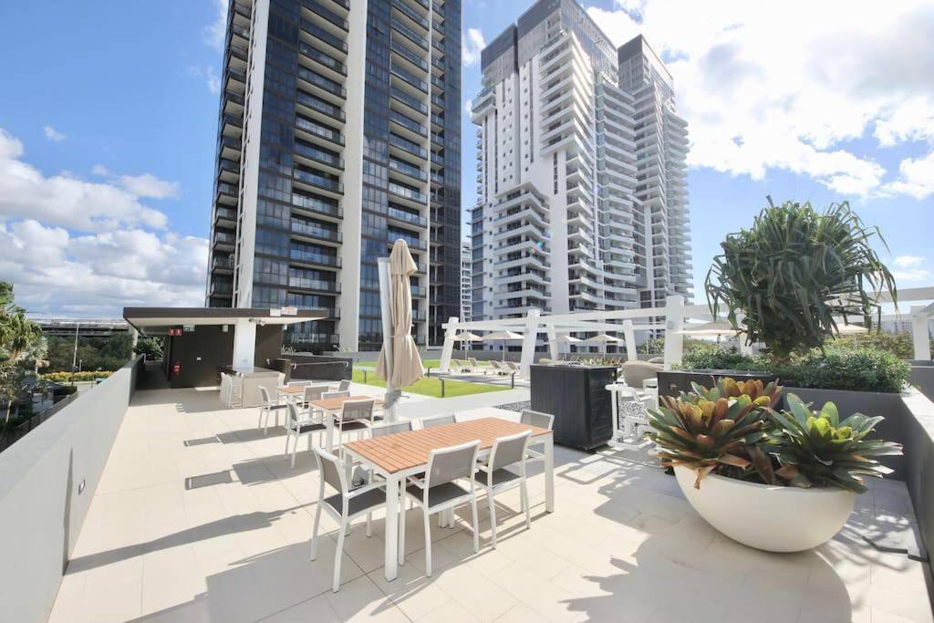 Broadbeach Apartment Level 10 With Beach Views غولد كوست المظهر الخارجي الصورة