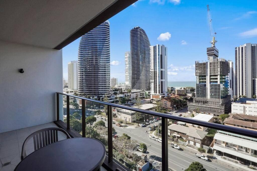 Broadbeach Apartment Level 10 With Beach Views غولد كوست المظهر الخارجي الصورة