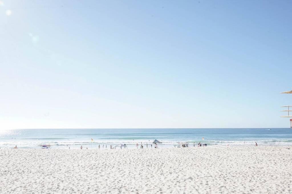 Broadbeach Apartment Level 10 With Beach Views غولد كوست المظهر الخارجي الصورة